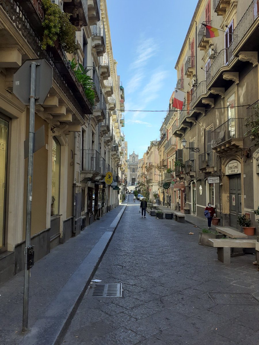 Streets of Catania on a Sunday morning.9/n