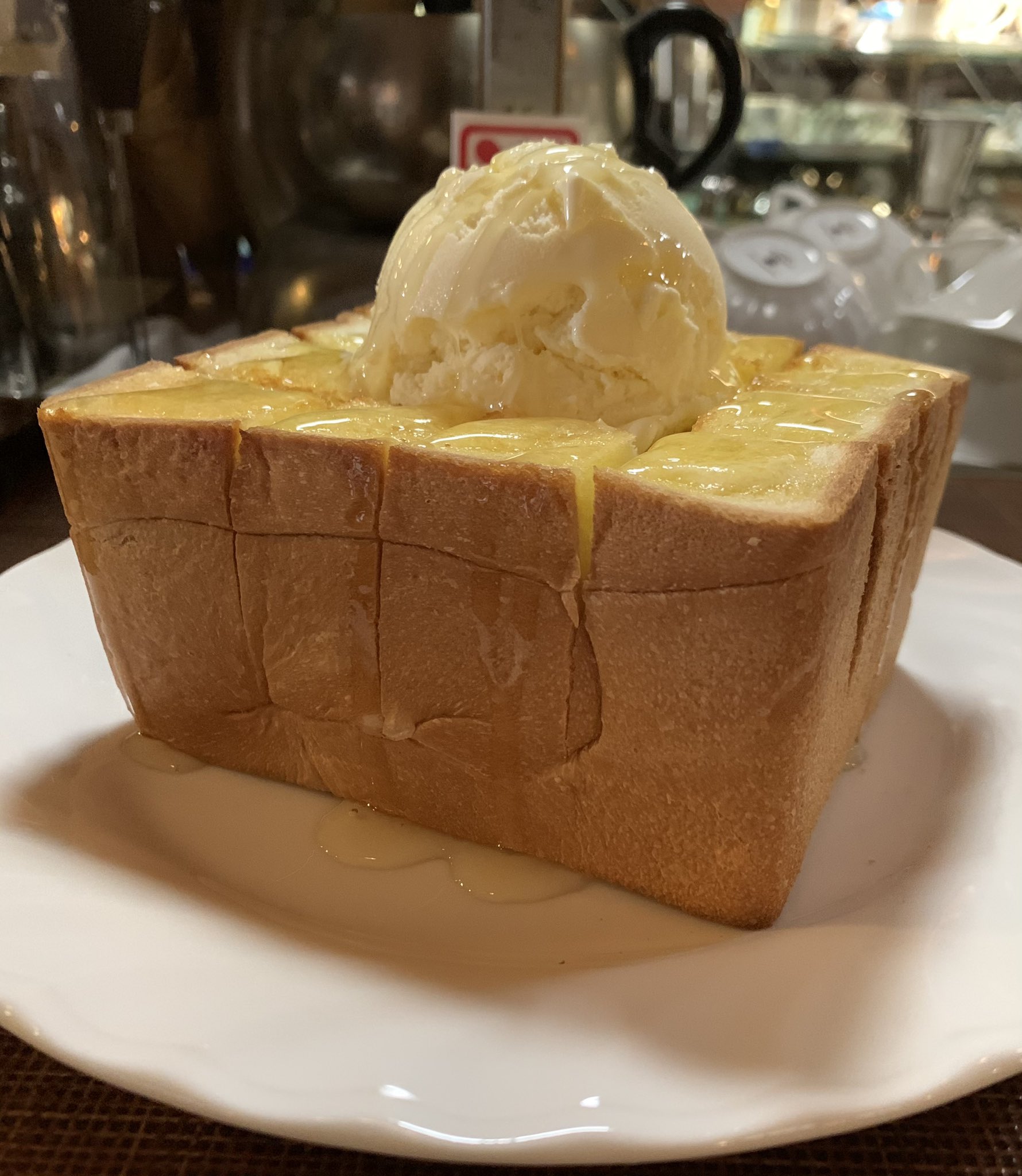 公式 沼津 珈琲館 沼津の老舗喫茶店 珈琲館です 大人気 アイスクリームはちみつトースト アイスクリームキャラメルトースト こだわりの厚切りふかふかパンを是非一度味わってみてください セットでコーヒー 紅茶がつけられます T Co