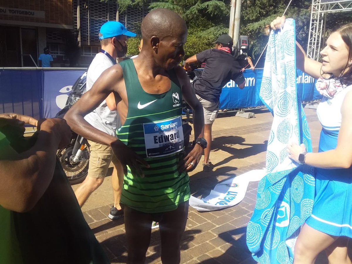 BESTERNICK's tweet photo. The @Nedbank_RC athletes winning @CTMarathon in @Potch_Herald was @mothibi_edward @ComradesRace and @CityTshwane race @Phillim90319981 @BiogenSA @Nike #bavaria https://t.co/gonEP8ZgL5