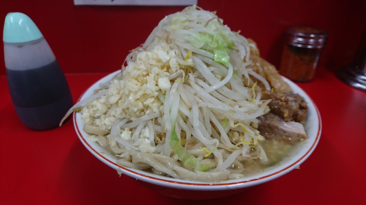 けん坊さん ラーメン二郎 大宮公園駅前店 大豚ラーメン ﾆﾝﾆｸﾏｼﾏｼﾔｻｲｼｮｳｶﾞ ニンニク欲してたから珍しくマシマシで 豚にニンニクのせる量贅沢にイケて結果的マシマシ良ろし そんな豚はショッパくサクサクで脂身最高した 美味しくごちそうさんでした