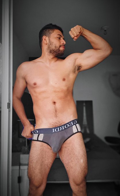 If you RETWEET i will send u a hot pic to your DM!!???
.
.
.
.
.
.
.
#hairy #colombian #gay #gaydaddy