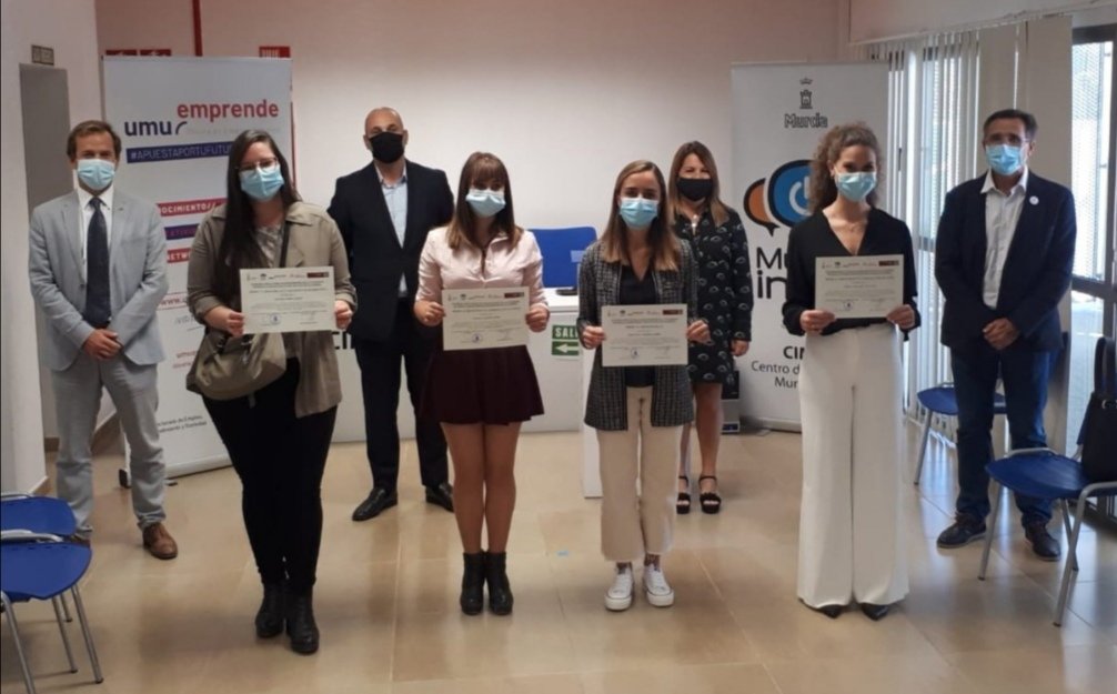 Gran éxito en la VII edición de los premios al mejor proyecto de creación de empresa, con  31 proyectos presentados.
Los 3 proyectos ganadores, de gran calidad, llevados a cabo por mujeres. Enhorabuena a todas ellas!
<a href="/MurciaInicia/">Murcia Inicia CIM-M</a> <a href="/AytoMurcia/">Ayuntamiento de Murcia</a> <a href="/UMUEmprende/">UMUEmprende</a> <a href="/UMU/">Universidad Murcia</a> 
<a href="/infoRMurcia/">Instituto de Fomento</a>