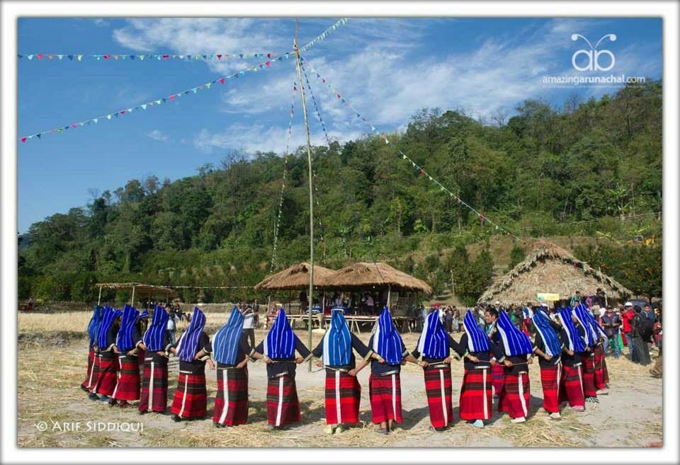 Arunachal Pradesh- Ponung Dance - performed before harvest season, and considered one of the most important folk dances there, women dancers are led by a single sword like instrument called a ‘Yoksha’.