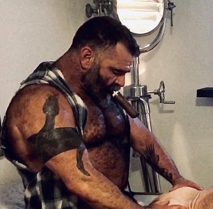 2 pic. Bend over and give me that hot raw Boy cunt! https://t.co/jV2bQ5Pxqb #Bigcock #uncutcock #cockworship