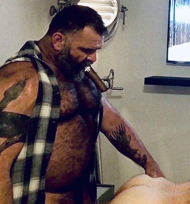 4 pic. Bend over and give me that hot raw Boy cunt! https://t.co/jV2bQ5Pxqb #Bigcock #uncutcock #cockworship