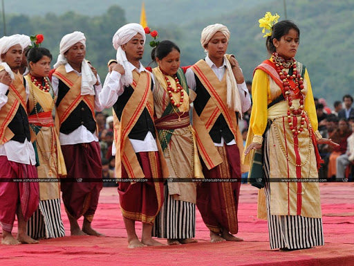 Meghalaya- Laho Dance -from the Jaintia tribe, usually two young men on either side of a girl will link arms together and dance in a step. a ‘cheer leader’ will be reciting a poem in a rhythmic manner with usually funny connotations