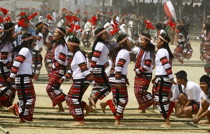 Mizoram- Cheraw Dance -Performed with bamboo staves, the men usually move the staves in horizontal and vertical directions with the women dancing in between them.it is said that a lot of South East Asian tribes have similar dances with different names