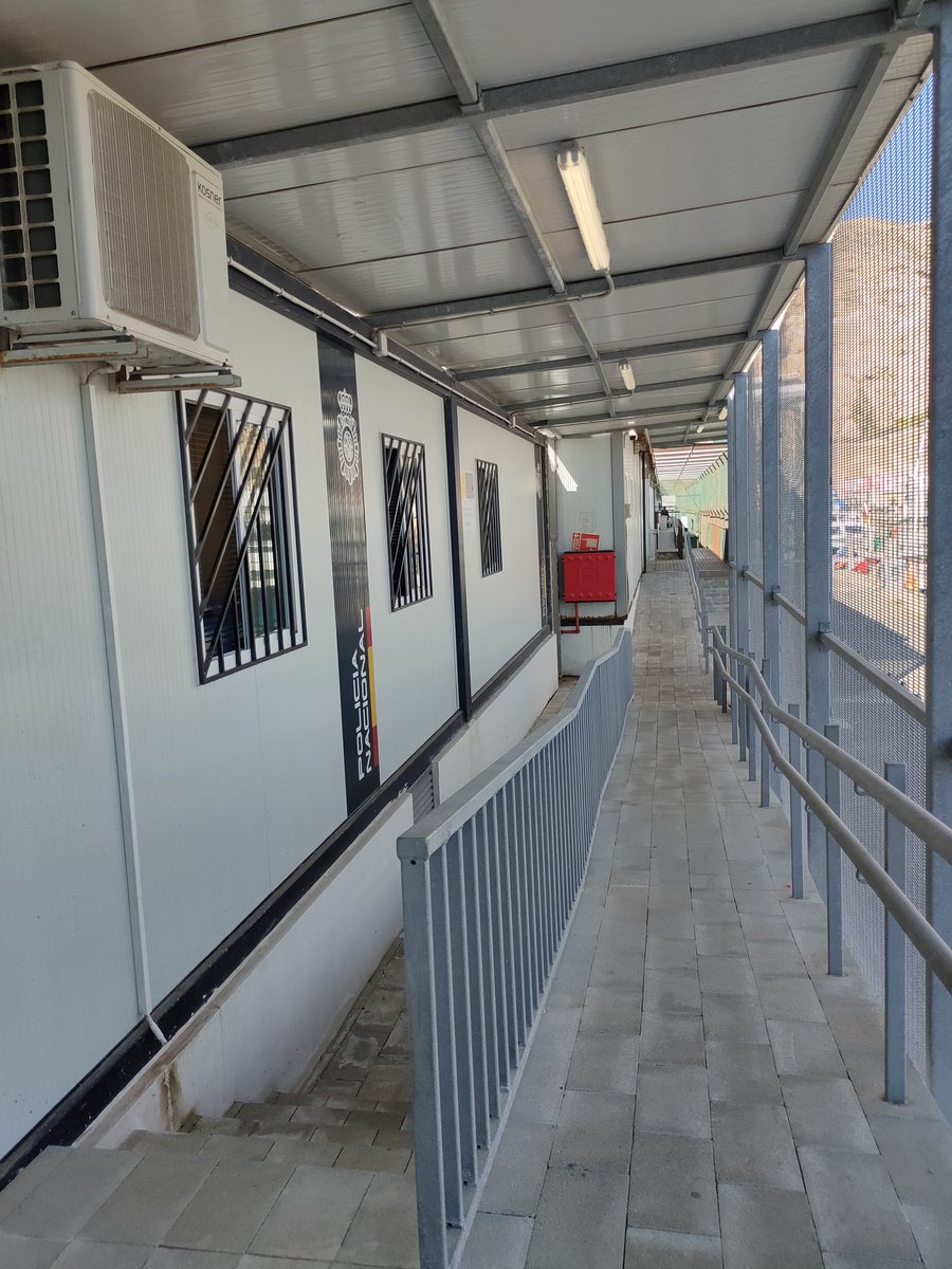 Jupol_Almeria's tweet photo. Nueva avalancha de pateras

Otras 2️⃣0️⃣ en 2️⃣ días

CATE de #Almeria desbordado

1 positivo de COVID se fuga de Cruz Roja

1 caso de varicela

1️⃣6️⃣0️⃣ argelinos 

SIN PROTOCOLO DE PATERAS

Situación I-N-S-O-S-T-E-N-I-B-L-E 

@subdegobalmeria y
@interiorgob
ni están ni se les espera https://t.co/dTdOGuFSe3
