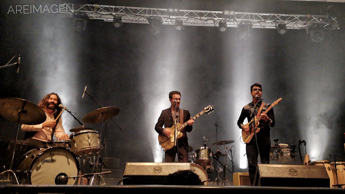 areimagen's tweet photo. 17 Octubre 2020 concierto #SoulBrothers @SantanderEscena banda compuesta @thecriers #Adriáncosta @anautoficial #anaut @julimaeso #julianmaeso @JuanZelada #juánzelada dentro del ciclo #soulshake #músicaendirecto #Santander #músicasegura https://t.co/wLh8cujpVf