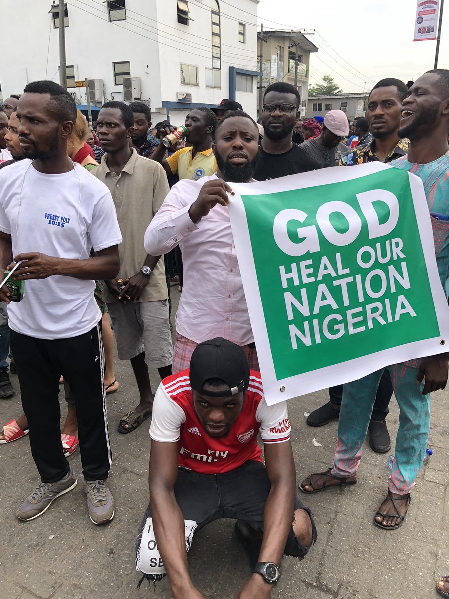 treasurewale's tweet photo. I finally switched from online protester to the forefront. We are surely going to end the menace together. #EndSARS #EndSWAT #agoprotest https://t.co/vMThJnUmBj