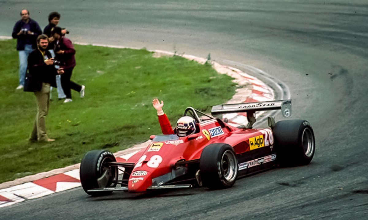 Et puis, l'espoir pour Pironi  et Ferrari. Accompagné par un Patrick Tambay  venu remplacer le regretté Gilles Villeneuve à partir du GP de Hollande, remporte celui-ci, puis finira 2e en Angleterre profitant de 2 DNF consécutifs de Watson pour prendre la tête du championnat