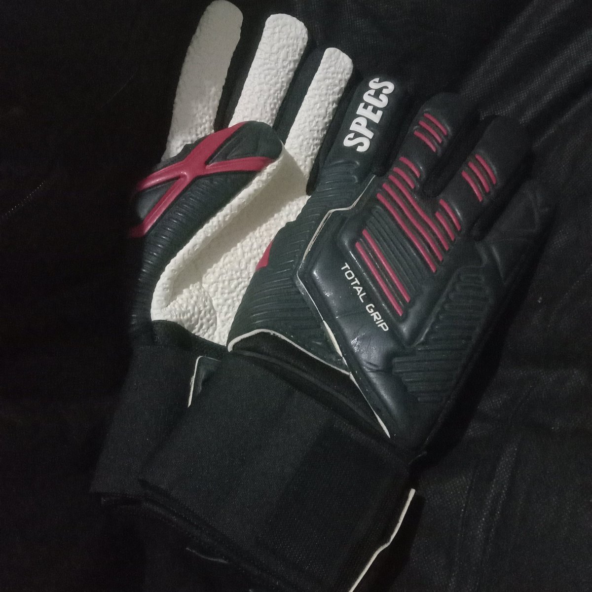 Sentinel Pro GK Glove
Size 9

Latex grip tebal ✅
Finger safe ✅

Hanya 280.000,-
08989891885

#original #murah #gloves