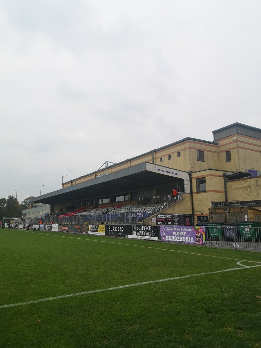 Great work today in the Mega Container for @dulwichhamfc_w vs @OrientWFC with @misssmelliemel and @genwilliams. Amazing game highlighting how good women's football is, and responsible staff and volunteers making it happen 💗💙 love this club.