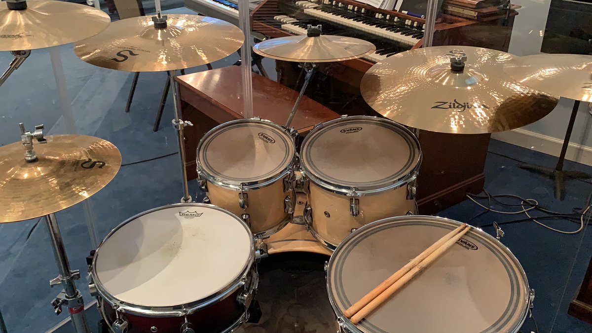 USChopper06's tweet photo. Slowly but surely getting back to it. 2020 will end better so that 2021 can be lit!!! #ThankYouGod #HappySunday #BackInChurch #WhereItAllStarted #MusiciansFirstLove #GospelMusician #TurnedProfessional ๐๐พ๐๐พ๐๐พ๐๐พ https://t.co/byucUEixib