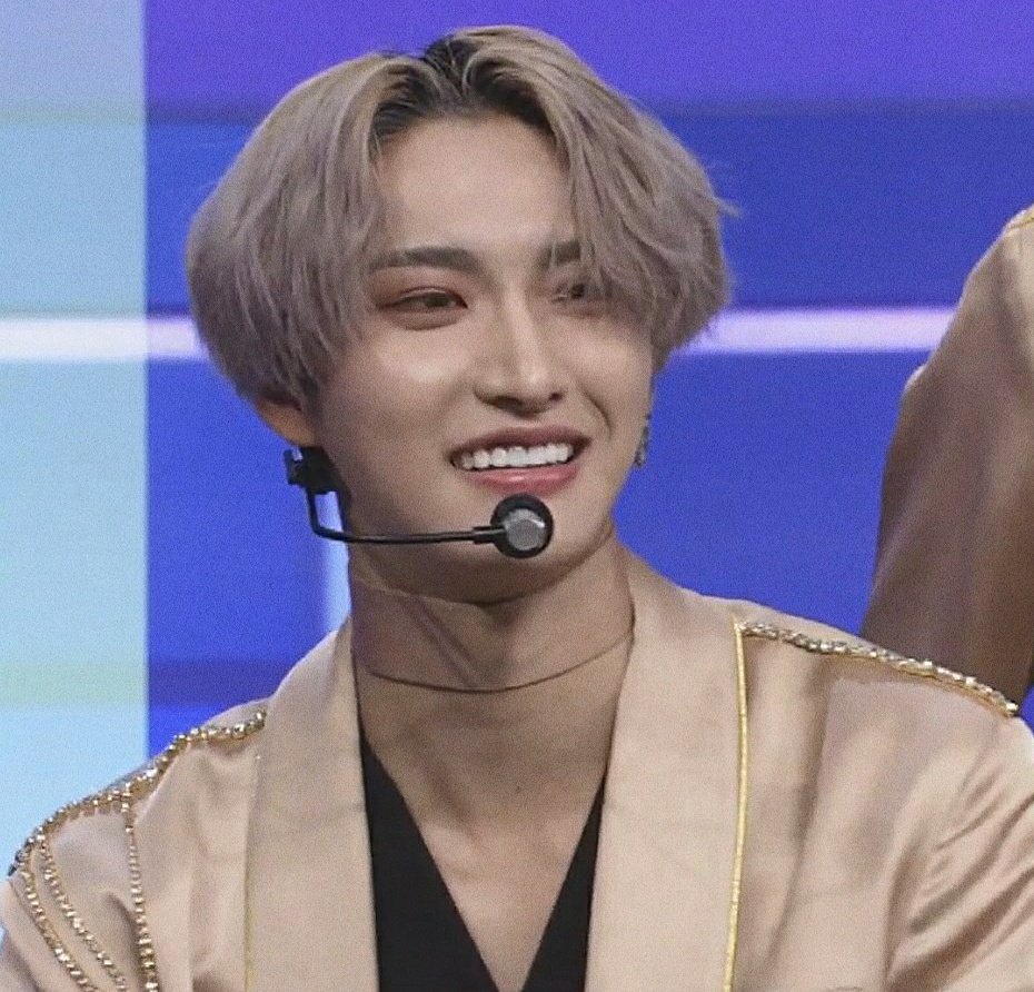 Seonghwa from kcon:tact season2 - a thread