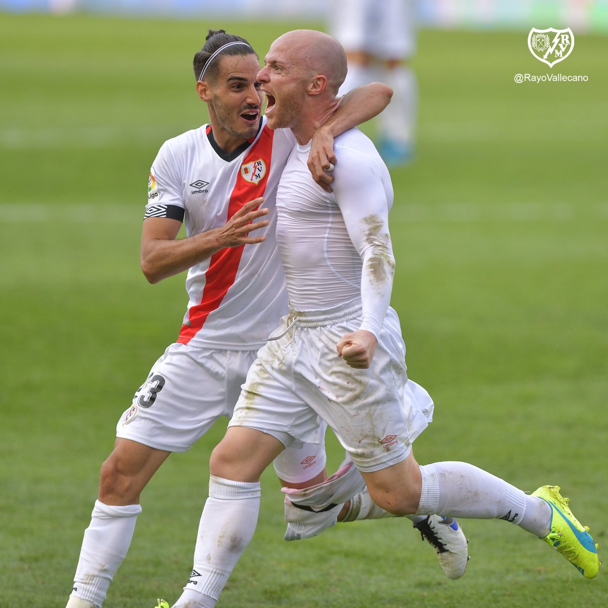 RayoVallecano's tweet photo. ⚡️ FIIIINAAAAAALLL #RayoEspanyol (1-0) 

⚽️ @Isinhho 

#VamosRayo https://t.co/mgrtqDySEP