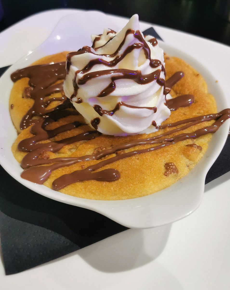 picklej_'s tweet photo. SWEET SHACK. SOUTH HARROW #desserts #cookiedough #tasty #harrow #cheatday https://t.co/RBemGn7wFa