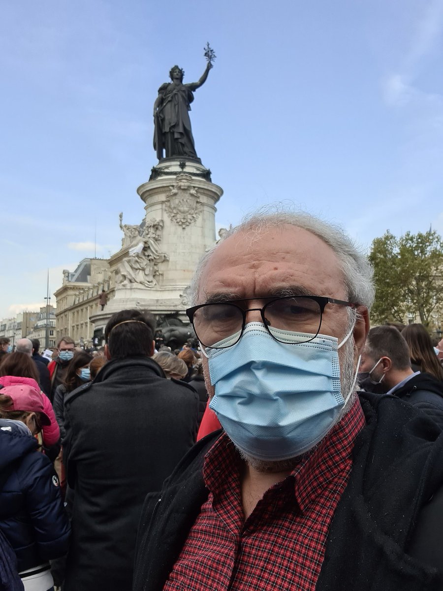 MahiKhel1's tweet photo. Cet après-midi à République pour condamner l'acte barbare à #ConflansSainteHonorine soutenir la famille de la victime et défendre la liberté d'expression @SIF_ONG https://t.co/J024TXV4a5
