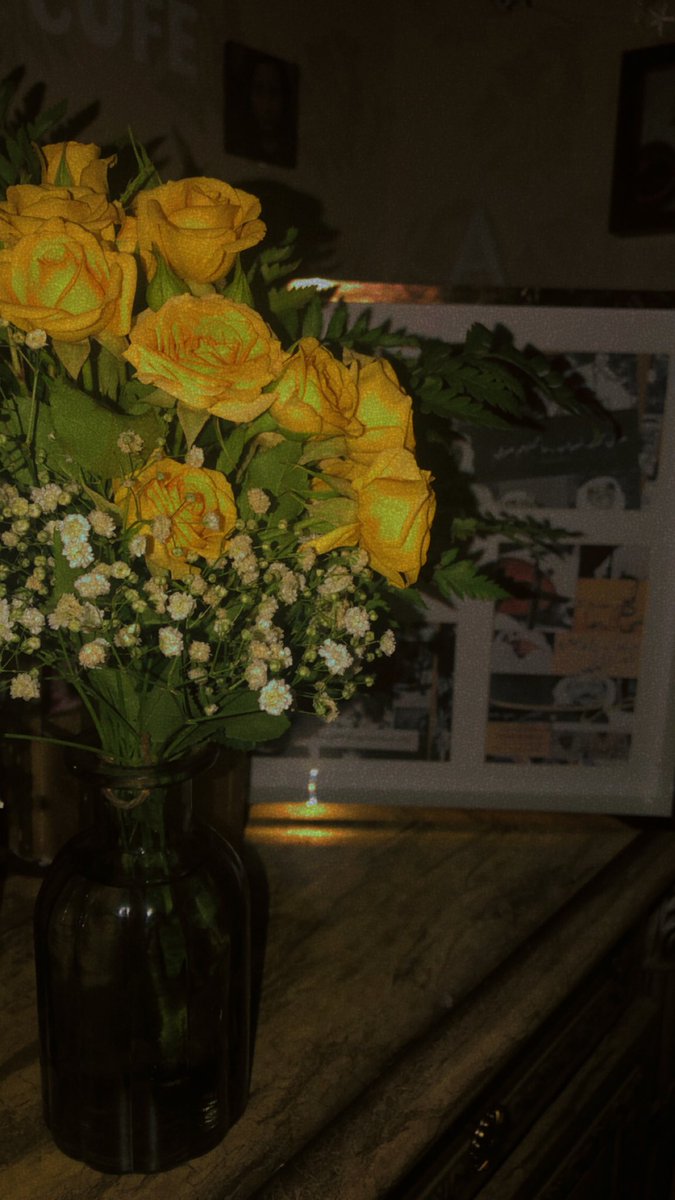saam223311's tweet photo. في زحام الحياة نحتاج ورد اصفر بلا سبب 💛. https://t.co/tfyxJ1oSK1