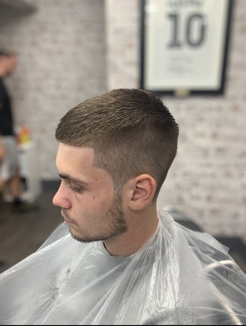 Due to potential lockdown on Friday get yourself book in this week for sure. Out of hours available dm us to enquire! 

Book using link below: 
gentsofmumbles.nearcut.com