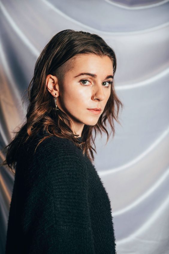 Lynn Gunn (PVRIS)• lesbian• American singer-songwriter & musician• electropop, alt rock, pop rock• Holy, You and I, Hallucinations