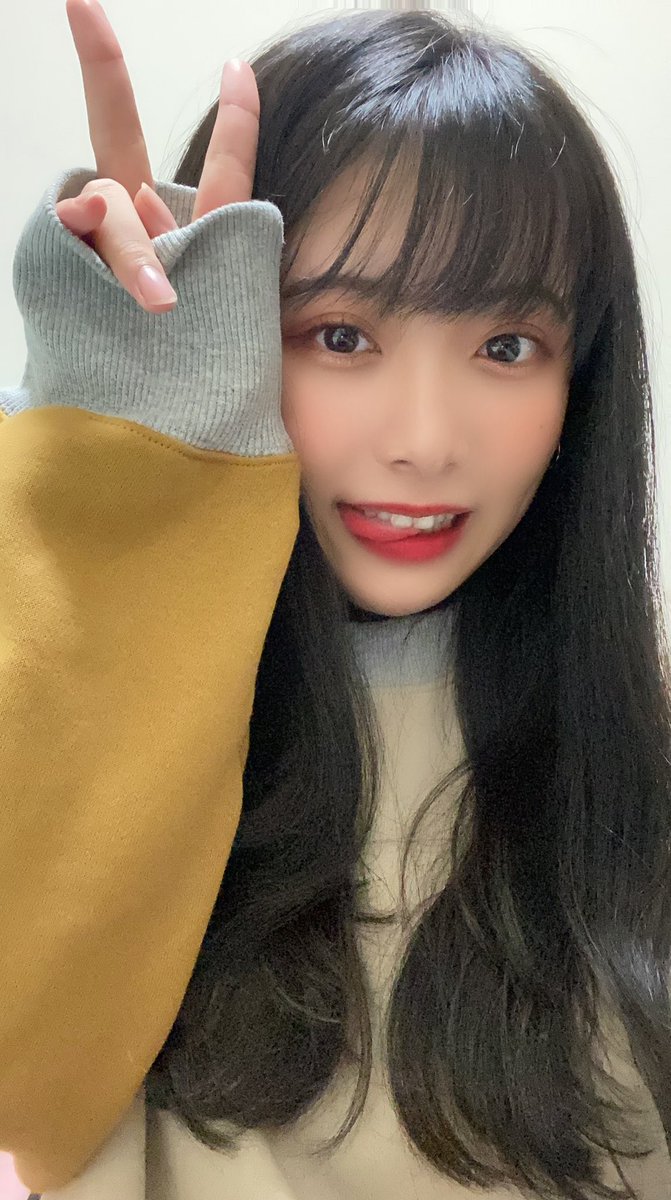 pochacco_22's tweet photo. 髪の毛暗くなった私❗
一応7cm切ったんだよ❗
明日から実習がんばるるる❗ https://t.co/QcrjrQLCjy