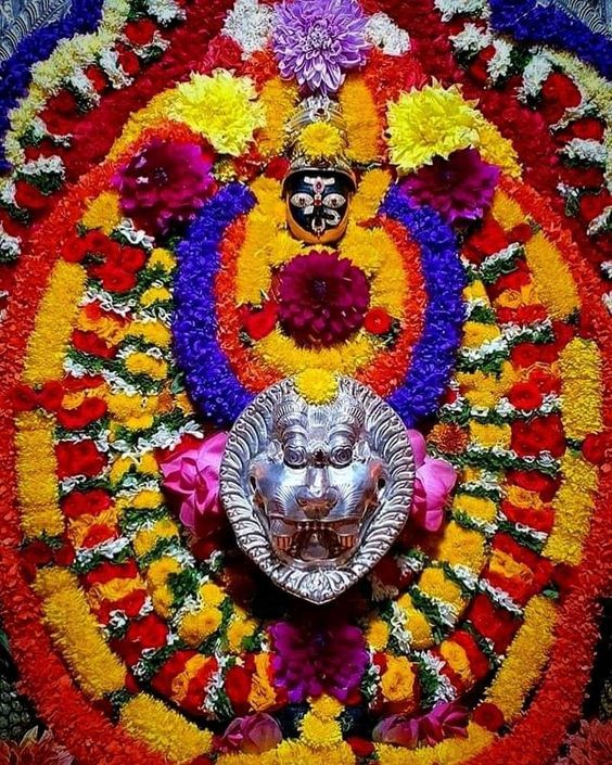 Photo Credit: Mahesh from Pinterest ( https://t.co/pWhYtvIfHR ) May Goddess Durga bless all of us. #namastegod #lakshmidevi #chamundeshwari #durga #banashankaridevi #shakti #chandi #durgamaa #goddessdurga #goddesslakshmi https://t.co/z73m8CZiJ0