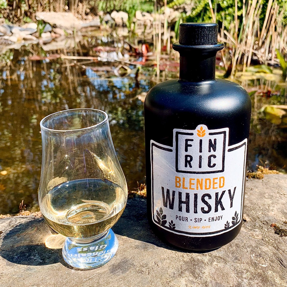finricwhisky's tweet photo. Wir lassen das Wochenende mit einem Glas FINRIC Whisky ausklingen und wünschen euch allen einen fantastischen Sonntag!
#poursipenjoy
https://t.co/czrHAmuqd3
#whisky #finricwhisky #finricblendedwhisky #finric #blend #blendedwhisky #blendedscotch #scotchwhisky #enjoy #genusszeit https://t.co/kCpSNucwNf