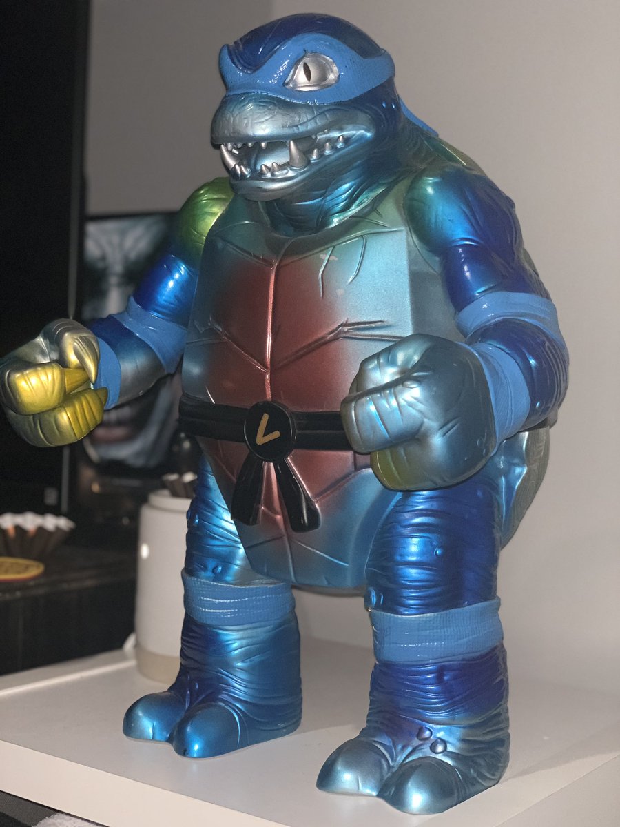 Yup_83D's tweet photo. Dope ass B-Day gift from wifey #ToyTokyo #TMNT #KAIJU #Leonardo I truly was surprised and happy to get this. Thanks baby girl 😁😁😁😁 https://t.co/MCtcrSXp52
