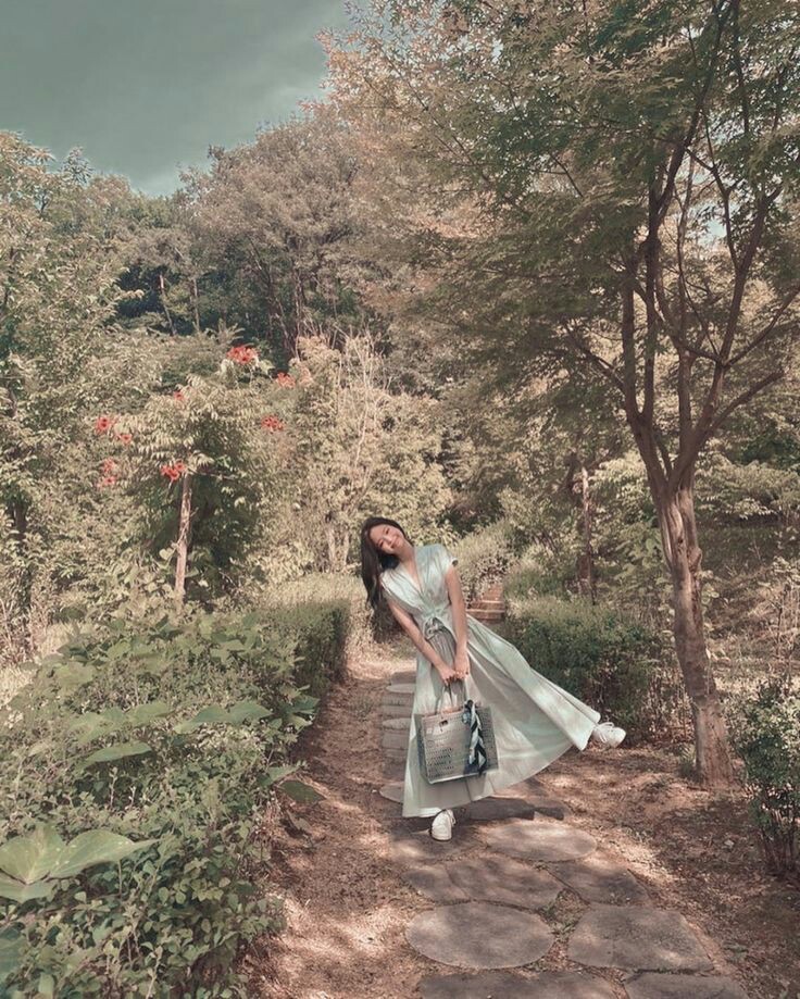 Hi saya Clarviery, saya baru di sini>•< 
Berkenan mengajarkan ?

⌕Fb? rt/like 
⌕Fambest? Dm

      (\ /)
   (◞⁎˃ᆺ˂)
-Terimakasih-
#roleplayerindonesia #roleplayer #roleplayerkpop #roleplayeraccount
#rpwindonesia #rpindonesia #rootrpw #Mutualankuy