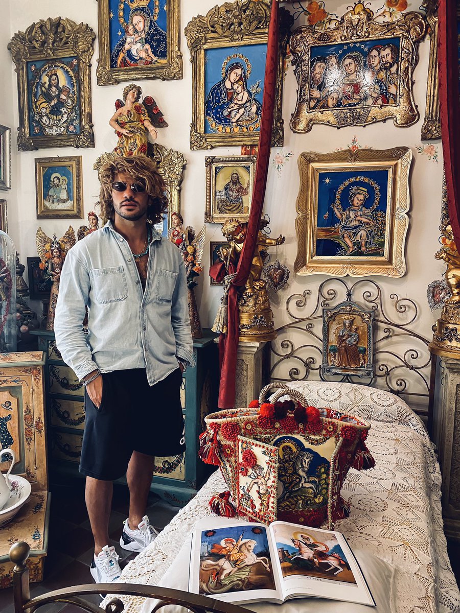 sona_claudio's tweet photo. Assembramento di santi! ❤️🇮🇹 https://t.co/ck2RBI95lw