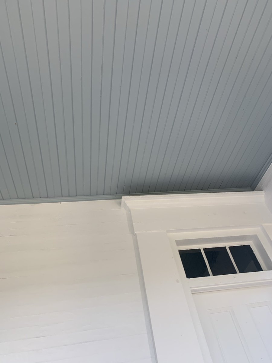 MinneishaP's tweet photo. Many owners were told by their slaves to paint their porch or ceilings blue to keep evil spirits away as it was a tradition Africans would practice back at their home this is an example at @oakleighmansion #Afrusa20 https://t.co/2bD73w28lu