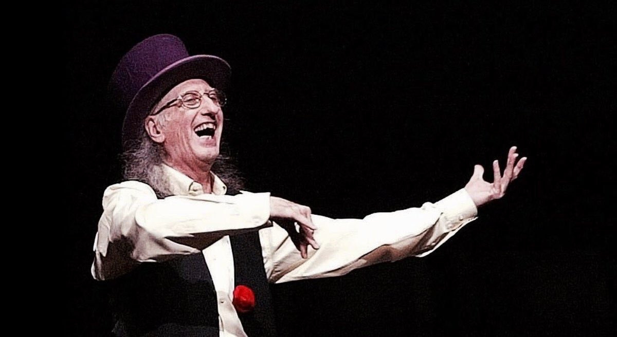 Felicitamos a Juan Tamariz que hoy cumple 78 años.