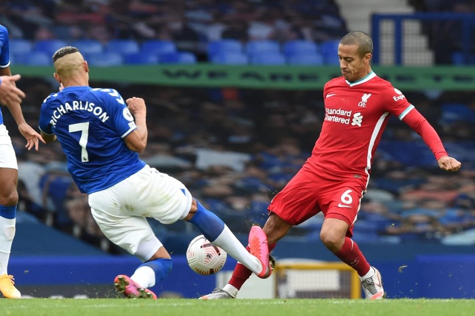 8. The match yesterday required two of our players to require knee scans. Two awful challenges of which they both 'apologised', Pickford didn't apologise directly to VVD, not sure if there's been contact after FT. Richarlison well he tried to defend his actions after his apology.