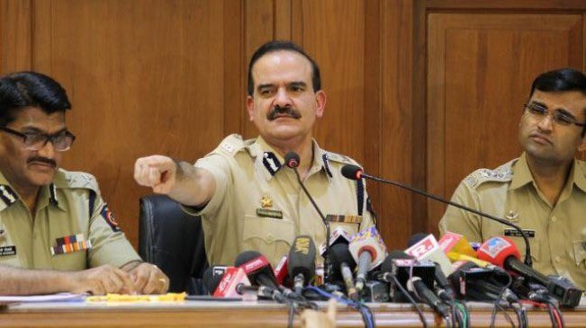 #IStandWithParamBir we love and respect our @MumbaiPolice !!! God is Great !!! #SatyamevaJayate https://t.co/y0UKPDb0u6