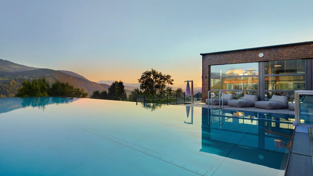 stern_reise's tweet photo. #RelaxGuide 2021": Das sind die 20 besten #Wellness-#Hotels in #Deutschland https://t.co/kE2RbVQJWJ https://t.co/i56cC91LnK