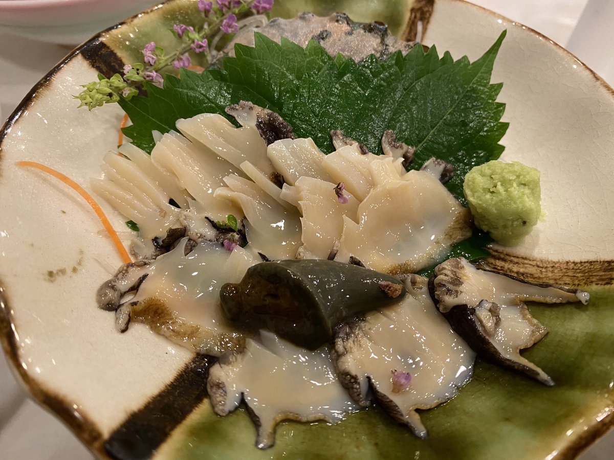 yozoohba's tweet photo. @suzuranchan1208 @_Gorurun_ 可愛いから大好きなアワビのお刺身でもご覧下さい https://t.co/cuiyJr9ihk