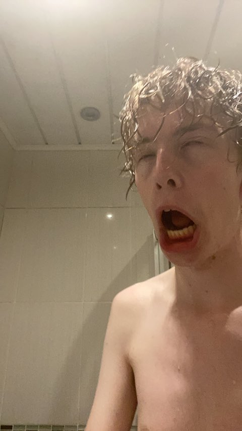 Sam (a thread) https://twitter.com/silverfox...