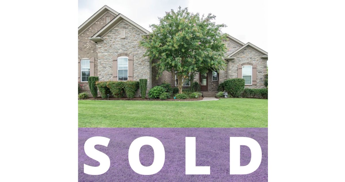 TheHensonTeam's tweet photo. This beautiful Brentwood home was under contract in less than 24 hours! 
.
.
.
.
#SoldSunday #BrentwoodTN #NashvilleRealEstate #Nashville #NashvilleTN #RealEstate #HouseHunting #Tennessee https://t.co/Bkpyub7KDN