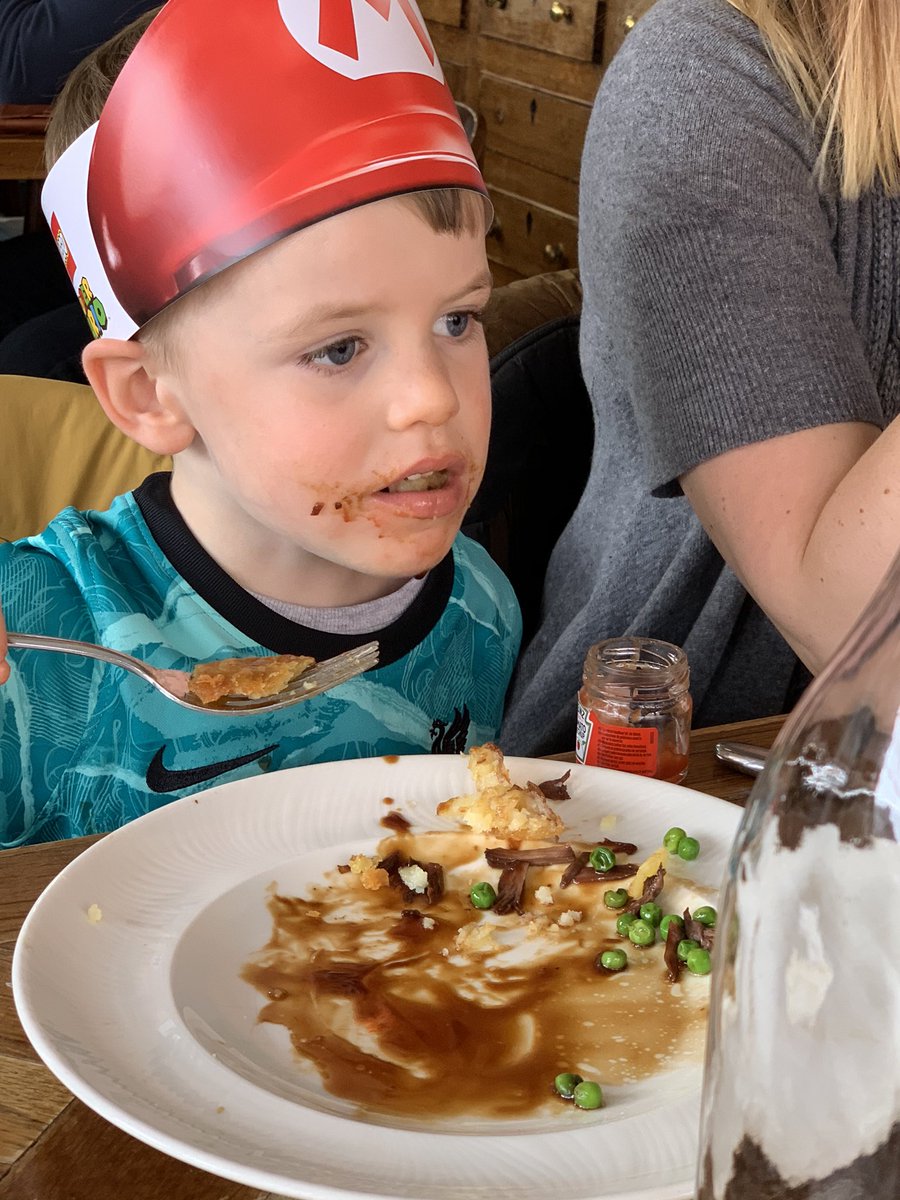 DavidMerrills's tweet image. This face doesn’t care that we are in Tier 3, he’s still loving his Sunday roast @WreckfishBistro