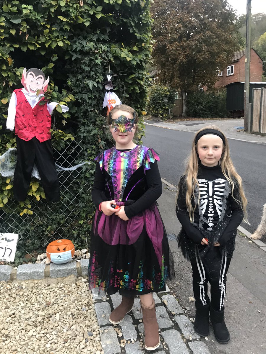 ClareLowery18's tweet photo. @SchTogether @StreatleySch Loved the Pumpkin Trail. Big thanks to all involved! #sociallydistancedfun https://t.co/Ocju0tkLAP