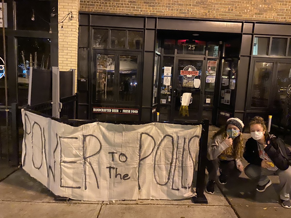 MFOLBVHS's tweet photo. Some pictures from our banner drop in Delaware this morning⚡️📢 #OurPower https://t.co/WwCAO1yvTD