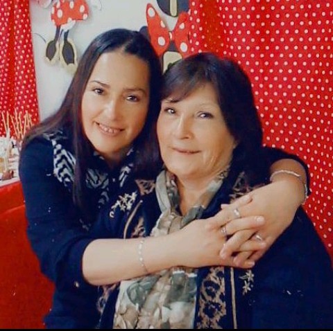 990Silvia's tweet photo. #EsteFinde @Todonoticias Feliz día para nosotras, Yoli y Silvia, desde Charata Chaco!!! https://t.co/6MHHgESaMY