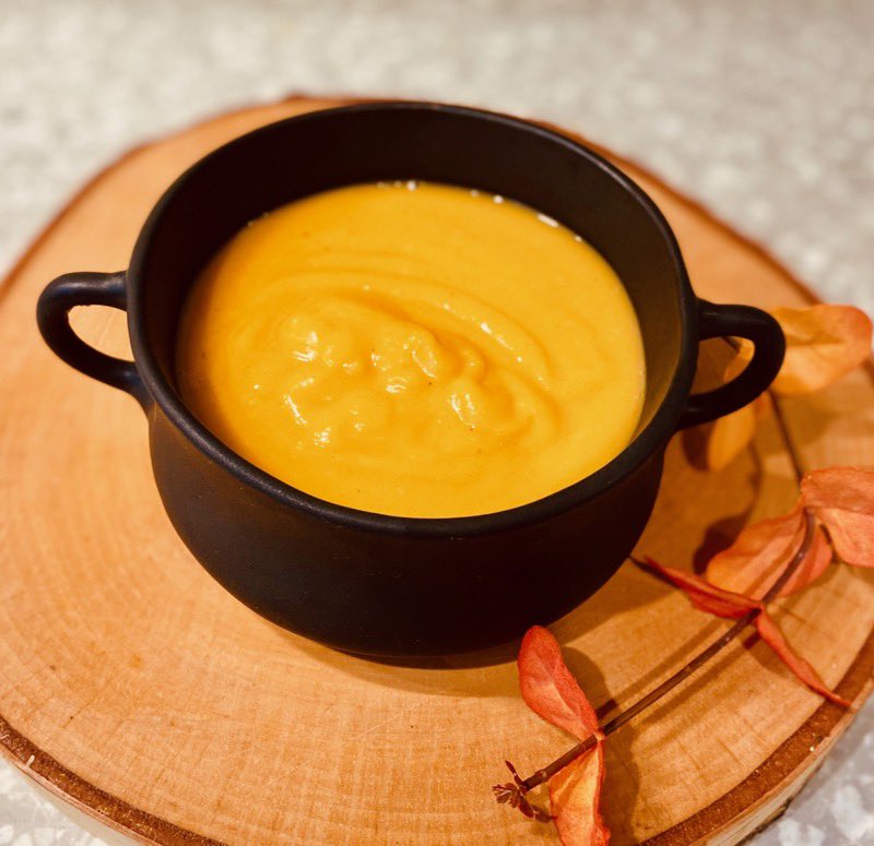 SoupsMetoYou's tweet photo. What a brilliant colour of soup! This is our new recipe Indian-inspired release of our Curried Butternut Squash soup.
Not too be missed this vegan soup has all the right taste and silky texture 🥣
#Soup #soupseason #glutenfree #vegan #butternutsquashsoup #soupforthesoul https://t.co/AsHig3xJ41