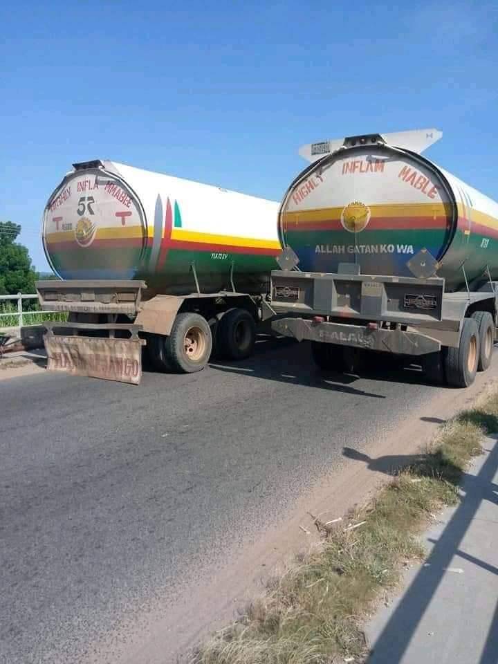 Naijablogger's tweet photo. — Tanker drivers have blocked Mayo Belwa - Jada road in Adamawa state this morning after Nigeria police beat up their colleague to pulp for refusing to give them a jerry can of petrol. #Naijablogger #EndSARS https://t.co/JIvQB5zlEQ
