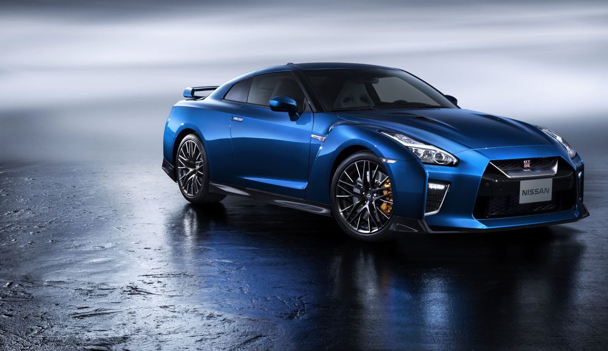17/20The Nissan GTR!I think this should be in every top 20 cars list!So sexy. It's a flashback to the older skyline but modernised. And I love it. #nissan  #gtr  #top20  #carlist