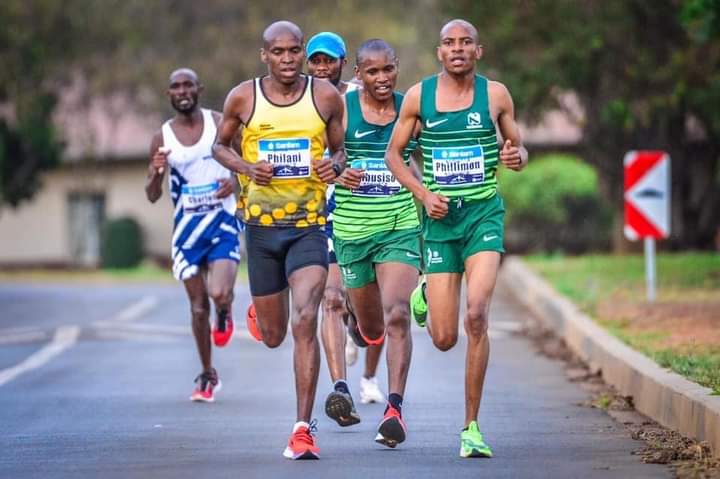 Thanks to #murryandRobertRunningClub  for everything you guys done for us we really appreciate 🤝🤝.Coach Parry thank you  very much Coach 
#coachPerry 
#murryandRobertRunningClub 
#Peptopro 
#suunto9 
#tcmarathon