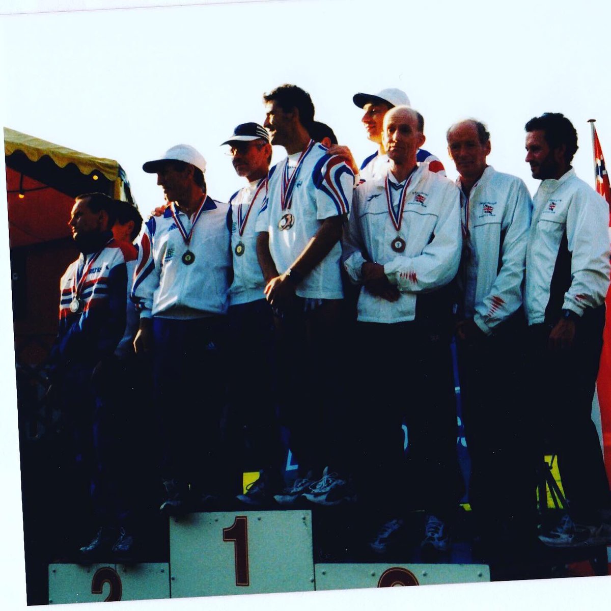 TaritTweets's tweet photo. 20yrs ago this weekend. This GB team of l-r Me, Don Ritchie, Walter Hill & @williamsichel ran round a park for 24 hrs at the 2000 @iaunews Euro 24 hr champs. Managed to push each other to bronze team medals! Donald fell off the tiny podium 🤷♂️#greatweekend #lifedefiningmoments https://t.co/8o4jSjDPnA