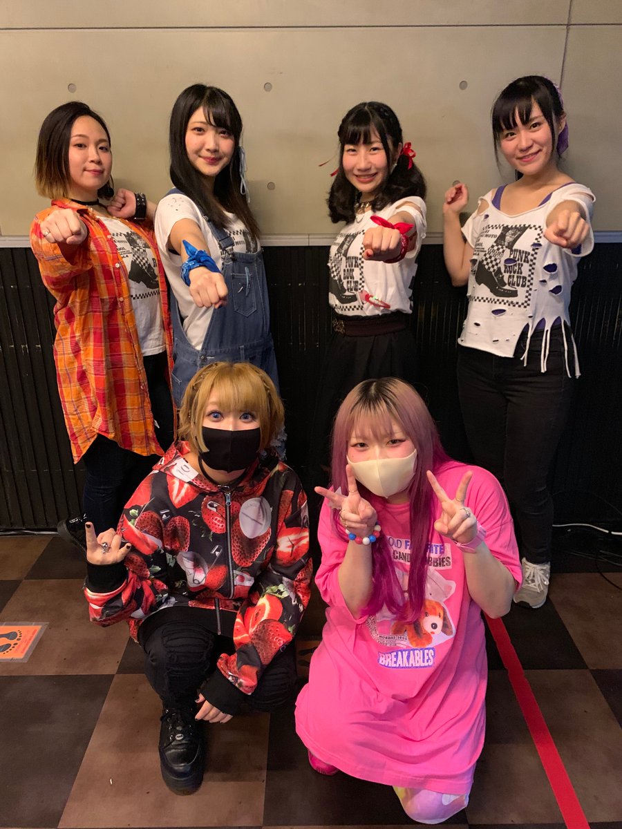 GirlsF1st's tweet photo. 本日のライブご覧いただいたみなさま、本当にありがとうございました！ オープニング、いかがでしたか？ 4人で考えましたw 

共演の #TOXICLAGUZ さん、#ぴんしゅが さんも歌も曲も超カッコよかった！ 下北沢ReGさん、本当にありがとうございました！ また冬に！

#ガールズフィスト
#GIRLSLIVESTREAM https://t.co/3klYCMWYA2
