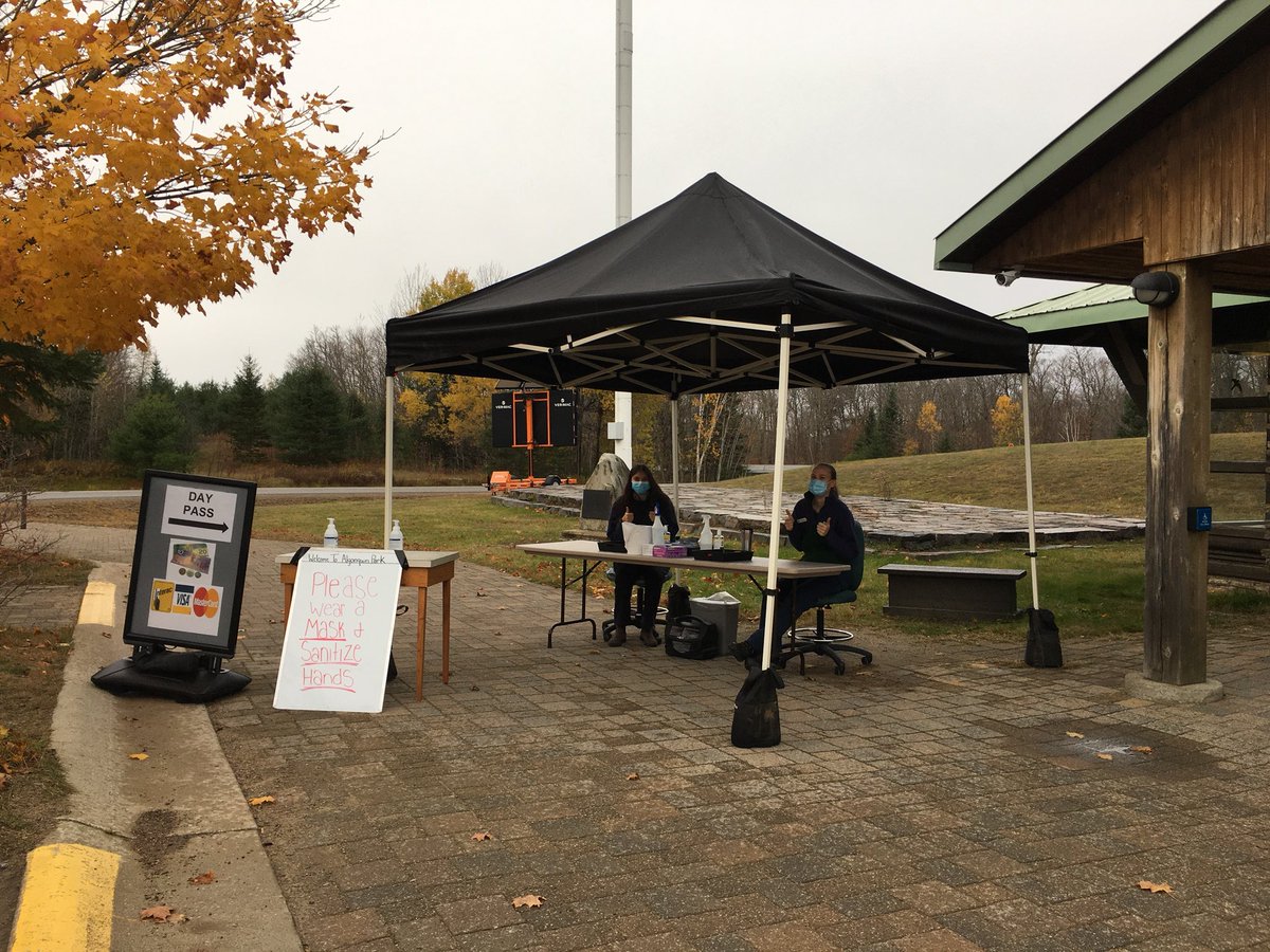 9:40: Today at the West Gate we have a payment tent at the front office to purchase day use permits.
If you need to purchase a day use permit please find a place to park in the parking lot then line up at the tent.
Please wear a mask and sanitize your hands! https://t.co/JAbcRptxbV